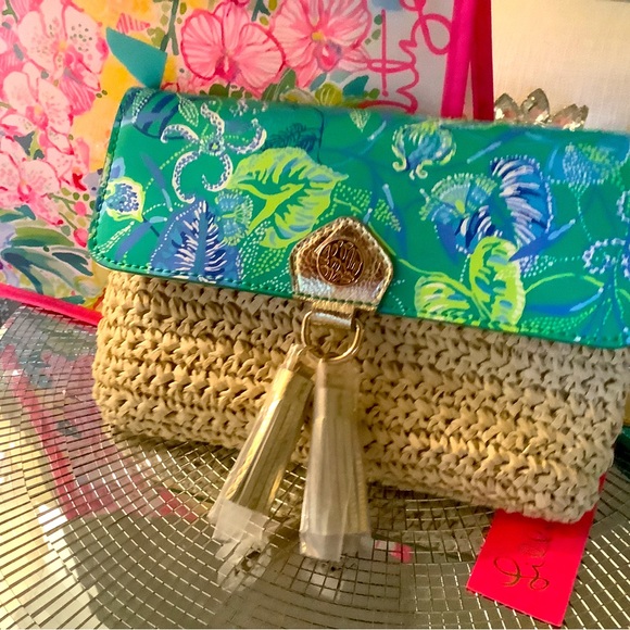 Beautiful lilly bag and key  chain - Picture 2 of 3